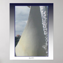 Detrás del poster blanco