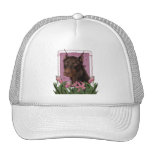 Día de madres - tulipanes rosados - Doberman - roj Gorros Bordados