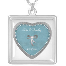 Diamante y recuerdo azul del corazón colgantes