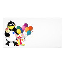 Dibujo animado divertido del pingüino y del payaso tarjeta fotográfica
