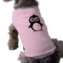 Dibujo animado lindo del pingüino camisetas de perrito