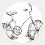Dibujo artístico lindo de la bici etiquetas redondas