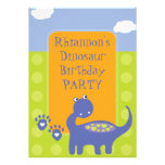 Dinosaurio púrpura con la fiesta de cumpleaños de  invitacion personal 