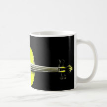 Diseño amarillo del violín en una taza - modificad