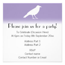 Diseño blanco y púrpura del cuervo invitaciones personales 