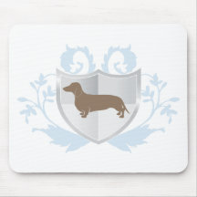 Diseño clásico del escudo de Doxie del Dachshund Alfombrilla De Ratones