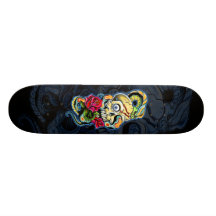 Diseño de los rosas de la serpiente del cráneo tabla de skate
