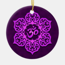 Diseño púrpura floral de Aum Ornamento De Reyes Magos