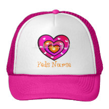 Diseño rosado artsy del corazón de la enfermera pe gorro