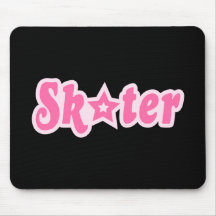 Diseño rosado del texto del patinador en negro tapetes de ratón