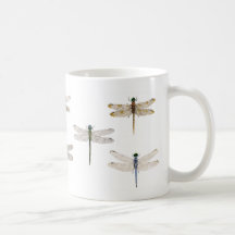 Diversas libélulas en una taza.