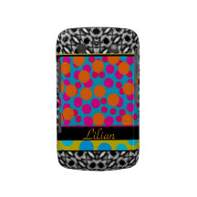 Diversos polkadots coloridos y blanco negro blackberry bold cárcasa