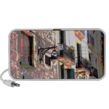 Doodle enrrollado del edificio laptop altavoz