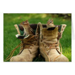 dos chipmunks en botas del trabajo tarjetas