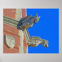 Dos Gargoyles góticos en torre Impresiones