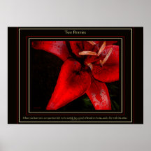 Dos peniques en el poster negro