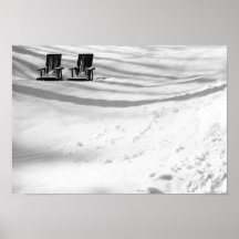 Dos sillas enterradas en nieve impresiones