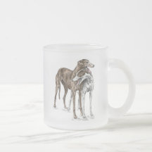 Dos tazas heladas amigos de la taza del perro del 