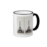 Dos vistas de la construcción de Eiffel Taza De Café