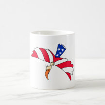 Eagle divertido con diseño de la bandera de los E. Taza