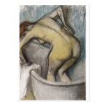 Edgar Degas - mujer del baño que apoya detrás 1887 Tarjeta Postal