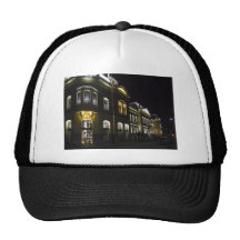edificio histórico gorras de camionero