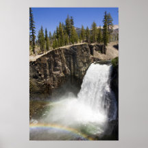 El arco iris cae en mamut poster
