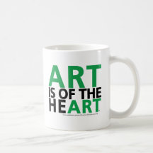 El ARTE ESTÁ de las tazas de café del CORAZÓN