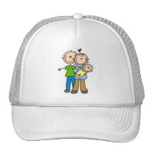 El bebé hace tres camisetas y regalos gorros bordados