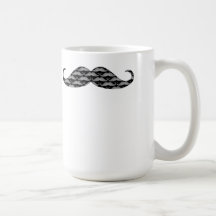 El bigote fresco del Grayscale modela la taza