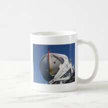 El bote salvavidas de la nave taza