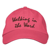 El caminar en la palabra gorras bordadas
