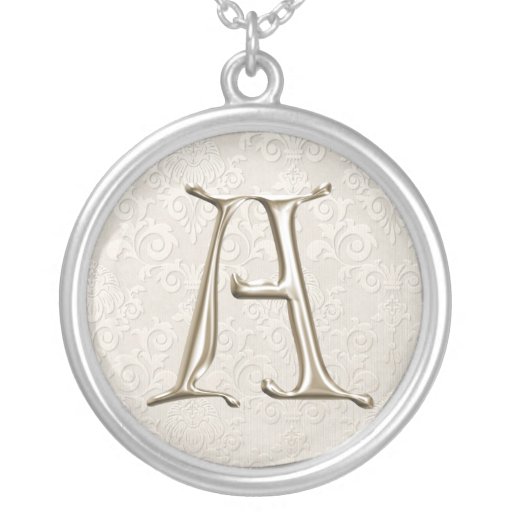 El collar de plata del monograma - letra A