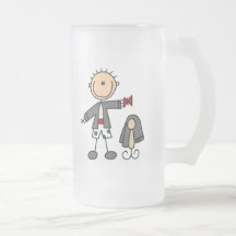 El conseguir listo para la taza de la noche de bod