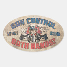 El control de armas significa dos manos retras calcomanía oval personalizadas
