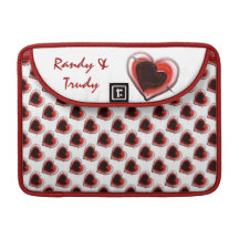 El corazón del Cupid con monograma Fundas Macbook Pro