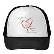 El corazón negro y del moreno del Coonhound perten Gorras