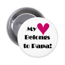 El corazón pertenece a las camisetas y a los regal pins