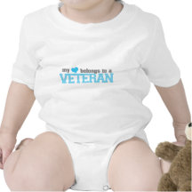 El corazón pertenece al veterano trajes de bebé