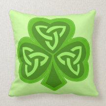 El día céltico de San Patricio del trébol Cojines