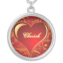 EL DÍA DE SAN VALENTÍN ACARICIA EL COLLAR DE PLATA