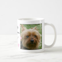 El día de San Valentín feliz Yorkshire Terrier Taza