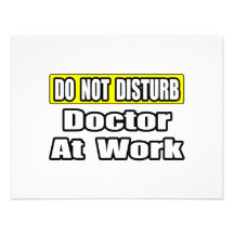 El doctor At Work Invitación Personalizada