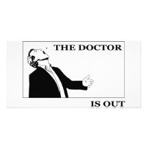 El doctor está hacia fuera tarjetas fotográficas 