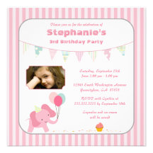 El elefante rosado raya la invitación de la fiesta