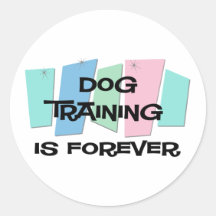 El entrenamiento del perro es Forever Pegatinas