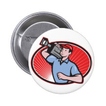 El equipo de filmación del cameraman lleva la cáma pin