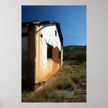 El erosionar a casa en pueblo fantasma posters
