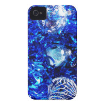 El feliz árbol del día de fiesta del navidad adorn Case-Mate iPhone 4 cárcasas