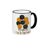 El feliz Halloween hincha la taza